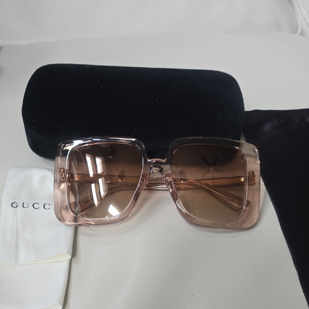 Gucci Rose-Tinted Sunglasses